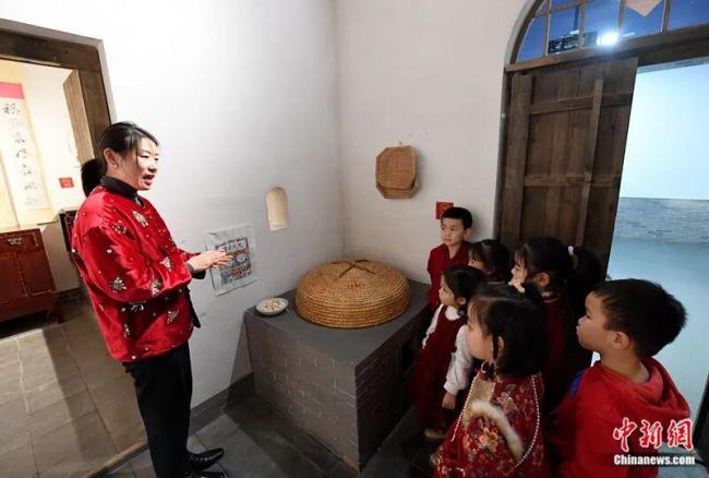 “工作劳模”灶王爷上天都汇报啥 善恶言行功过是非