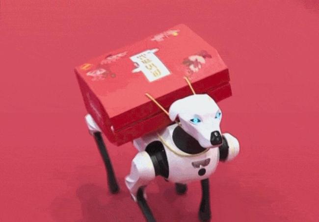 来逛总台“机器东谈主年货大集” 科技添趣迎新春