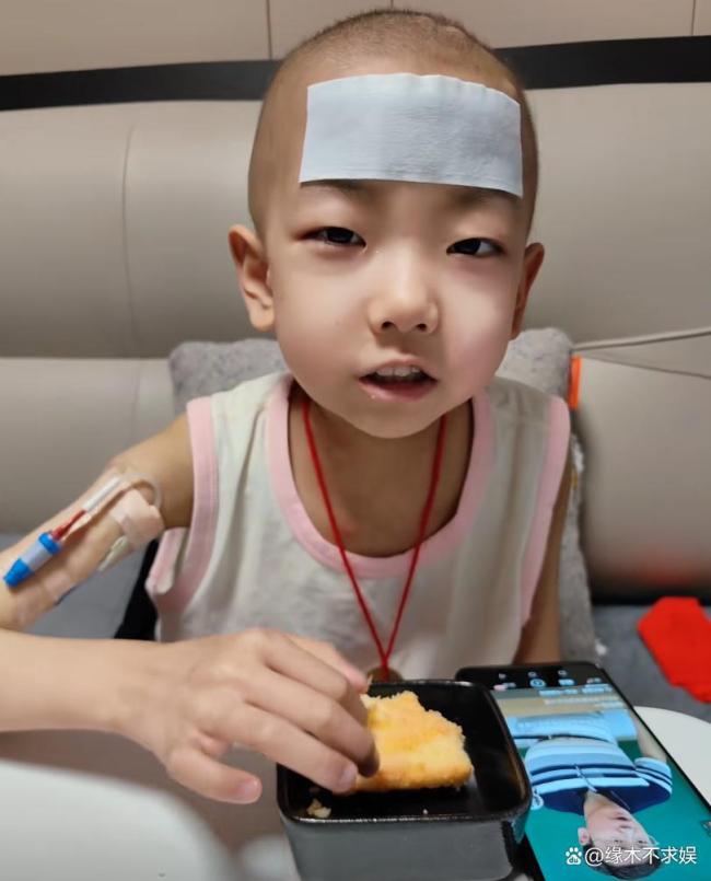 9岁抗癌小斗士米粒离世 与病魔斗争的坚强女孩