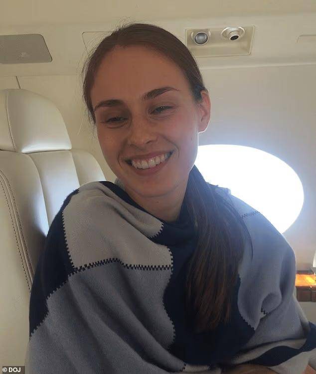 爱泼斯坦最神秘女友身份曝光 年轻牙医的隐秘关系