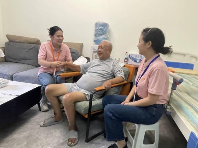 成都向困难群众发放春节补贴 温暖过冬有保障