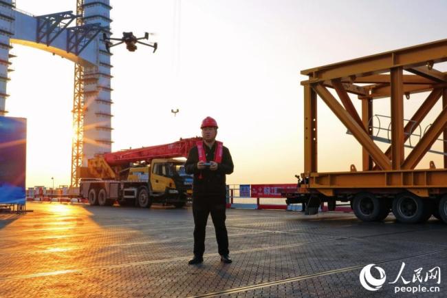 新春走基层｜我在海上“搭积木”