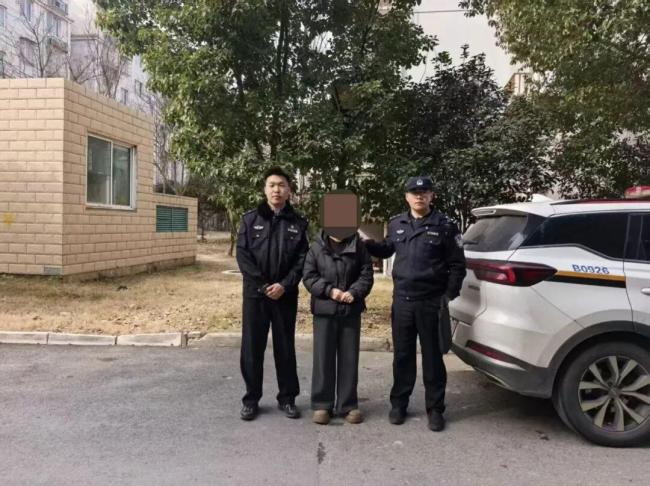 女子家中总重约30克金饰被盗