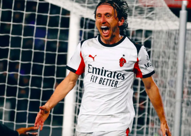 关键时刻“魔笛吹响”！40岁莫德里奇上演绝杀 85分钟仍体力充沛