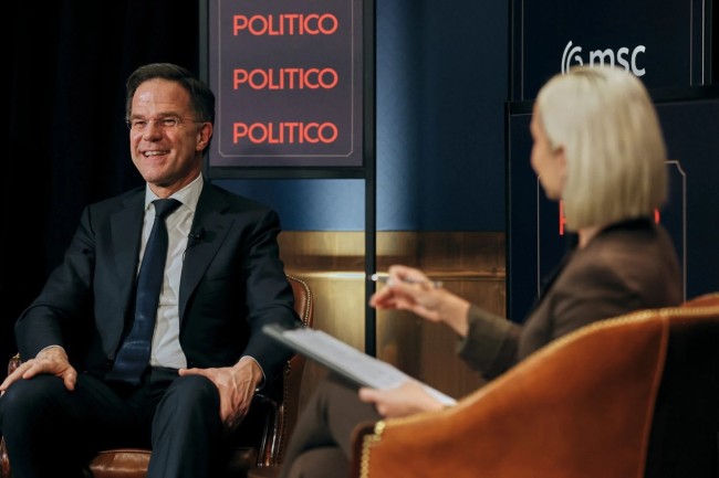 北约秘书长称已接纳爸爸梗