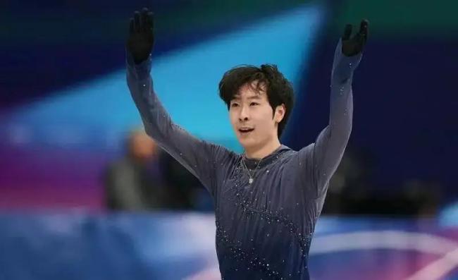 金博洋的换PIN形状太带派了 赛场老兵的坚握与荣耀