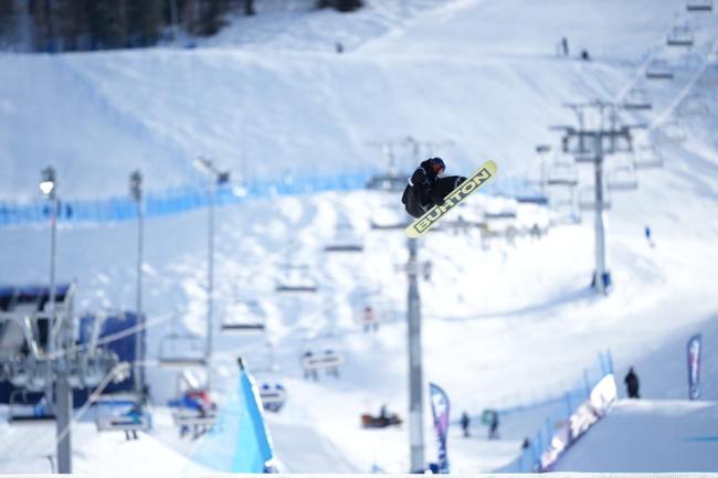 苏翊鸣晋级单板滑雪坡障技巧决赛 稳定发挥挺进决赛