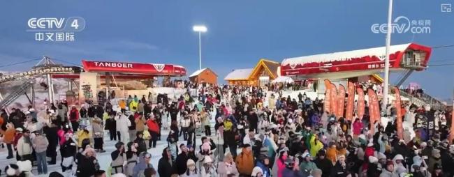 多视角透视长假出行新图景 南北双向奔赴团圆