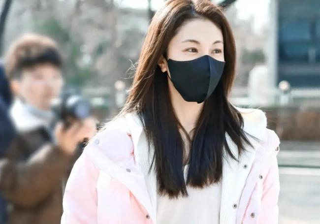 周深现身央视春晚备播录制 彩排亮点引期待