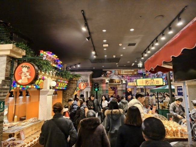 年轻人“反向过年”捧红小城餐饮 文旅花式“留人”