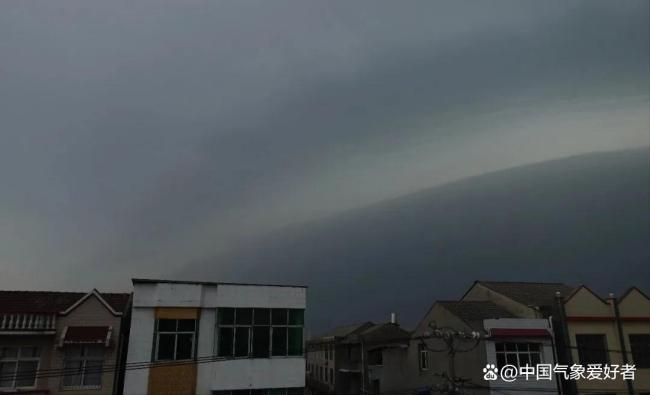 南方又要下雪了 雪花冻雨进入长江流域 寒潮南下气温骤降