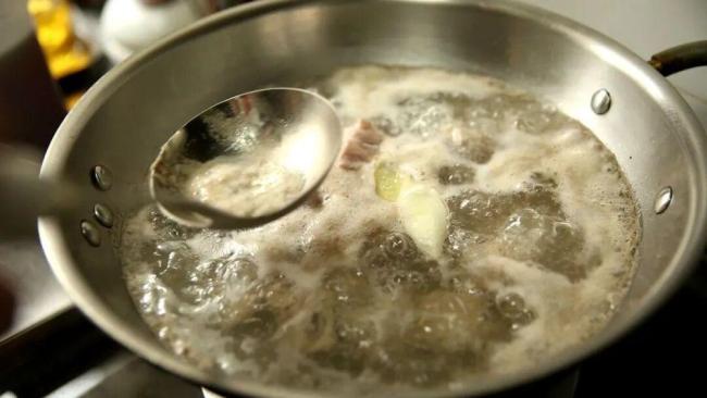 炖肉时的浮沫是营养精华？假的