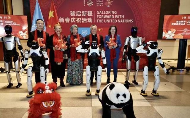 外媒咨嗟中国东说念主形机器东说念主发展速率 春晚舞台大放异彩