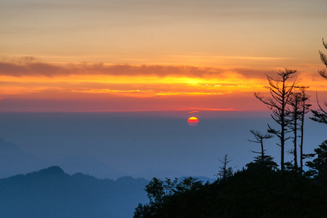 美！成都西岭雪山新春第一缕阳光 日出观赏攻略