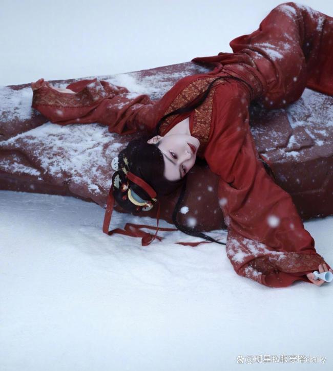 秦岚李沁王楚然美成啥了 古风造型惊艳四射