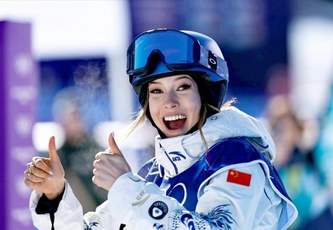 谷爱凌自由式滑雪女子大跳台摘银 母女情深共战冬奥
