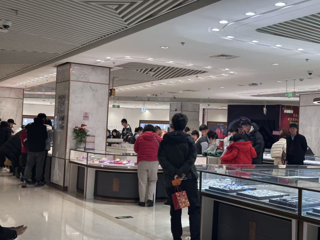 北京菜百1000克金条卖断货 黄金投资热情高涨