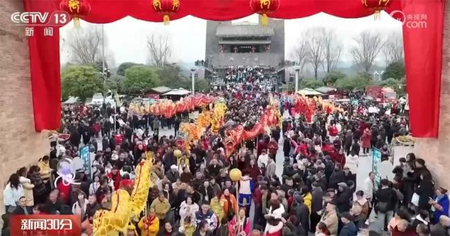 多地舞狮表演洋溢浓郁非遗年味儿 新春氛围浓烈