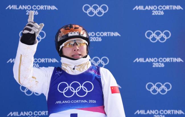 徐梦桃是空中技巧第一个卫冕冠军