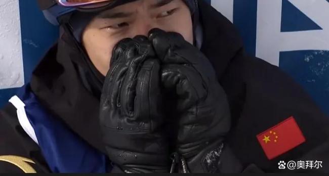 苏翊鸣完赛后喜极而泣