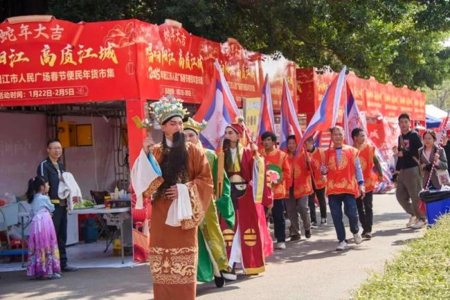 阳江民俗巡游加场 年初五接财神