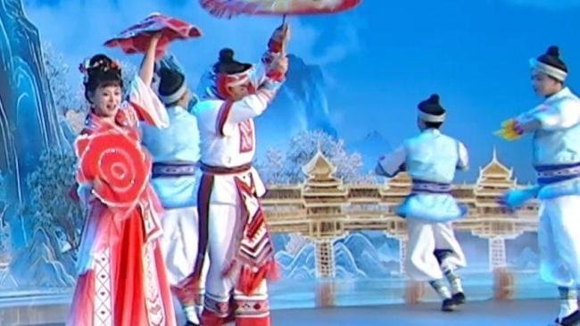 广西一高校机器人登上总台春戏晚舞台 科技与传统交融新篇章