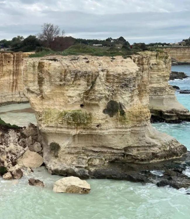 意大利“爱情拱门”已而塌了 对当地旅游业形成废弃性打击