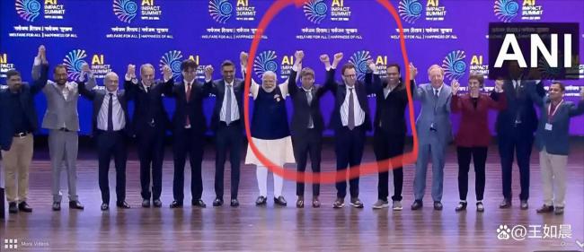 美国大模型“双雄”当众拒绝握手