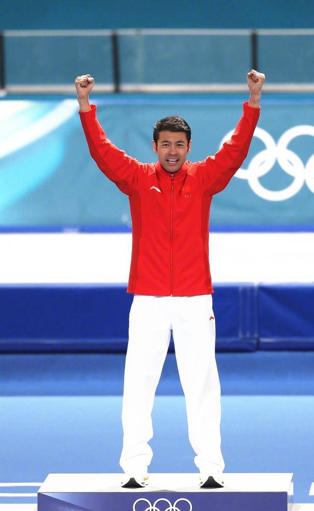 宁忠岩夺金！比肩刘翔、苏炳添