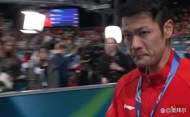 宁忠岩领奖台上眼含热泪几度掩面 打破纪录夺金泪如雨下