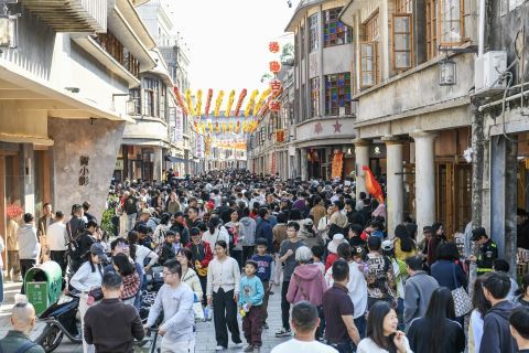 广东揭阳古城人气满满年味浓 非遗展演吸睛