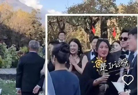 徐志胜回家过年忙成“接客松” 亲切笑容迎乡亲