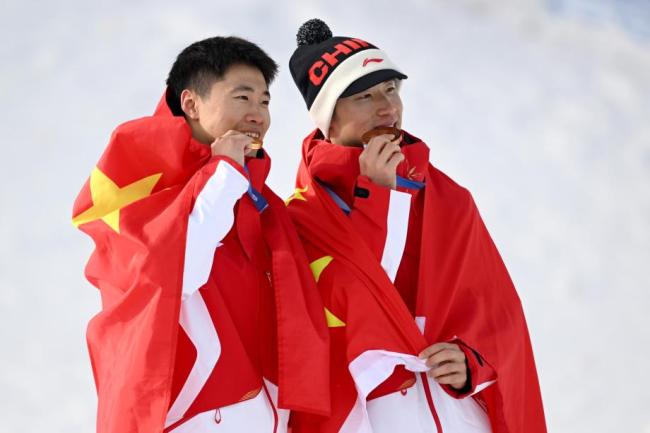 徐梦桃王心迪李天马摘铜