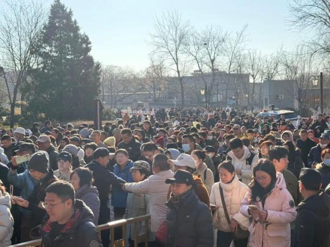 八大处新春文化庙会迎财纳福闹新春 红妆古刹年味浓