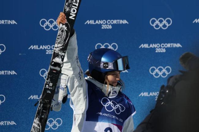 谷爱凌金牌！中国队包揽女子U型池金银