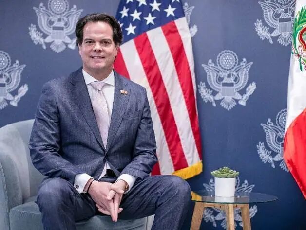 一顿中餐何以掀翻秘鲁政坛 政治动荡与地缘博弈交织