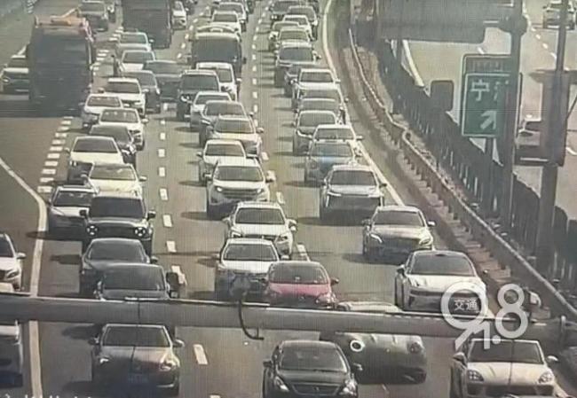 男子称返程12小时变24小时:肉要臭了