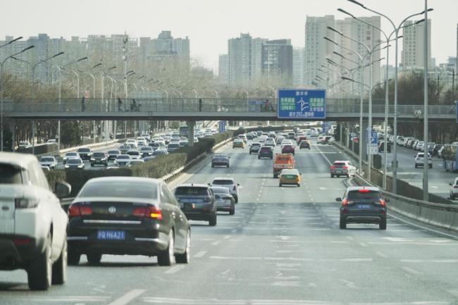 京承高速返京通行秩序正常 春节假期最后一天路况良好