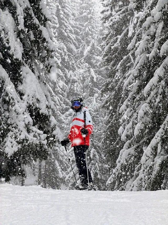 雷军晒滑雪照：假期好好滑了6天雪，雪季完美收官