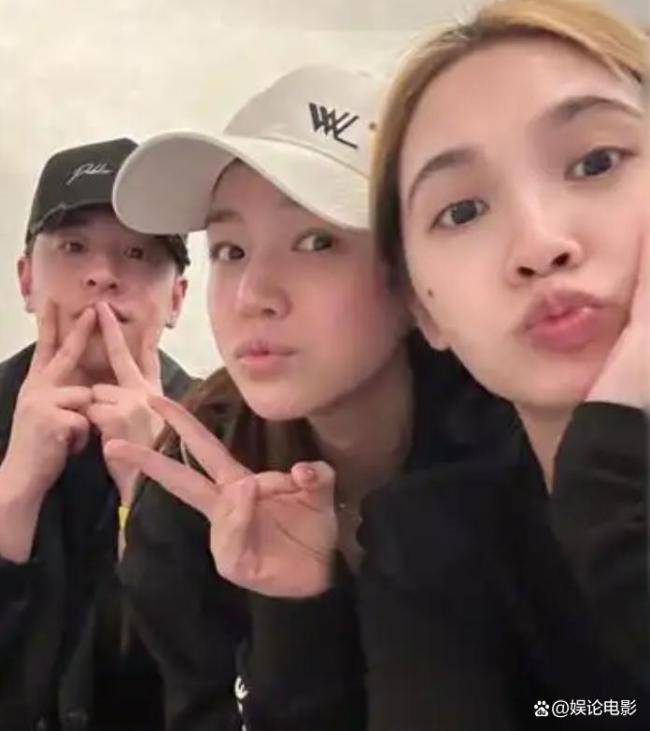 陈妍希杨丞琳李荣浩潘玮柏过年约聚 诚笃友情见证