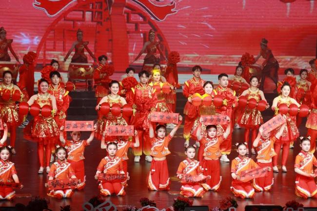 年轻人的过年方式变了不是坏事 消费逻辑升级焕新年味