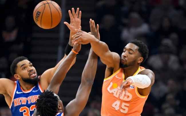 哈登20分加盟7战6胜！骑士复仇尼克斯 米切尔23分艾伦19 10 艾伦高效两双助胜