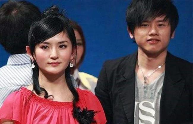 谢娜张杰晒的都是孩子背影