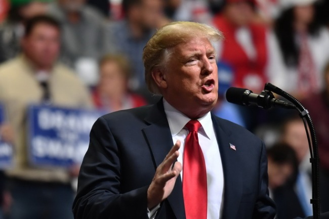 特朗普称现在本应是他的第三任期