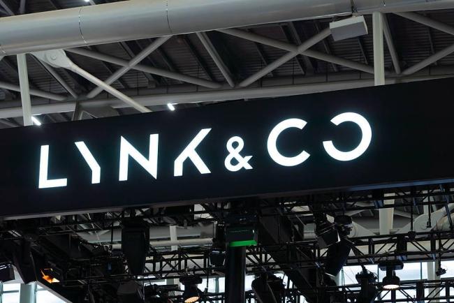 领克语音控制错误关掉大灯