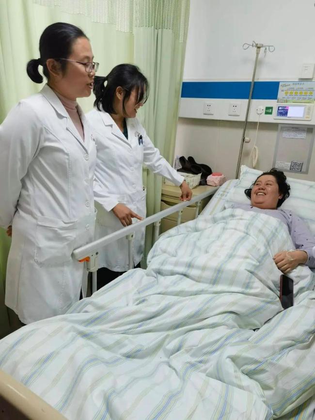 女子回应自然受孕产下5胞胎 生命奇迹平安诞生