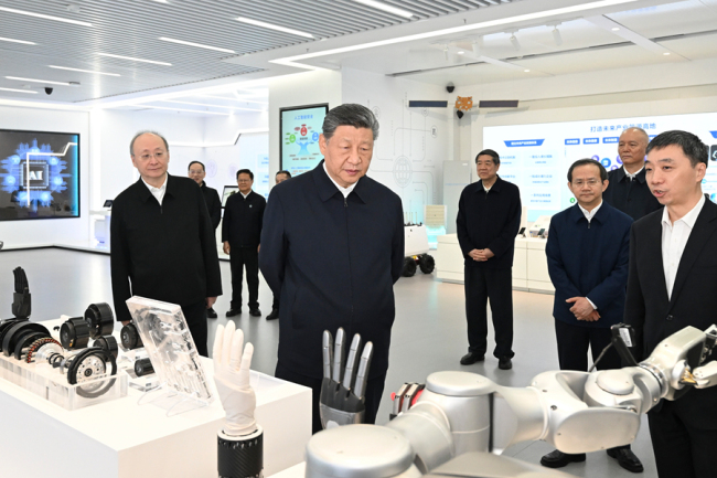 2026年2月9日，习近平总书记在位于北京亦庄的国家信创园考察。