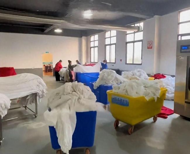 洗涤公司被反映月薪3000元工作19小时 员工权益引关注