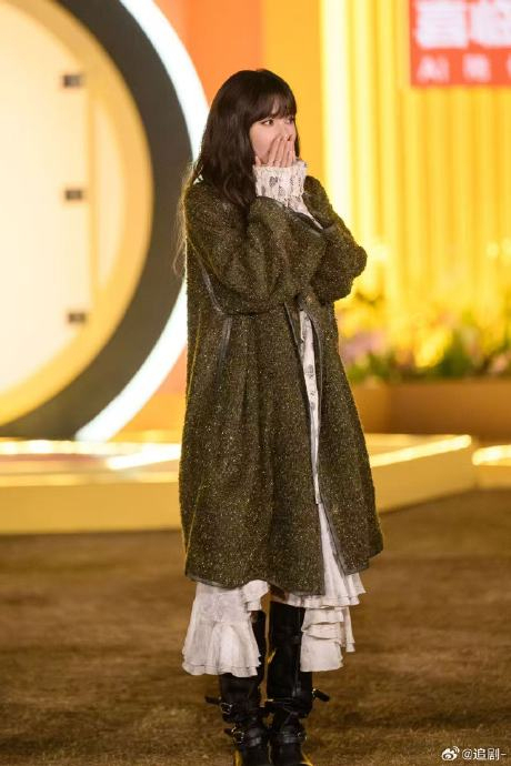 徐志胜当宋妍霏的面接前任电话 疏漏互动引爆全网