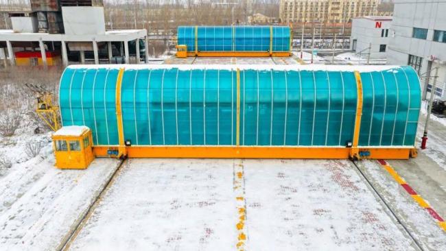 火车是怎么“横着跑”的 奇特画面吸引关注